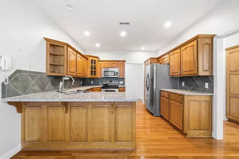 Kitchen - 5904 S Nettleton Ave, Springfield, MO 65810 photo 1 of 5