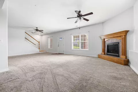 Living - 5904 S Nettleton Ave, Springfield, MO 65810 photo 9 of 11