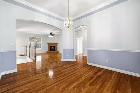 Living - 5904 S Nettleton Ave, Springfield, MO 65810 photo 5 of 11