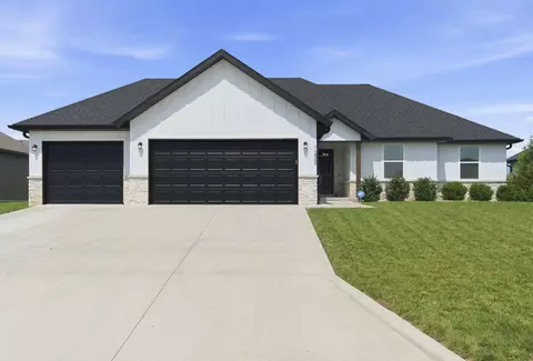 1233 S Antietam Rd, Republic, MO 65738