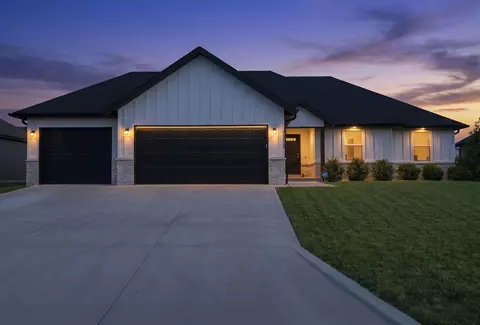 1233 S Antietam Rd, Republic, MO 65738
