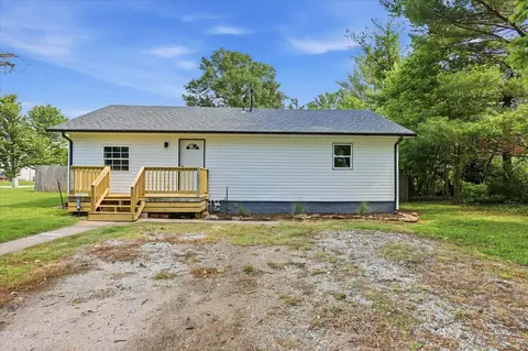 4253 W Maple St, Springfield, MO 65802