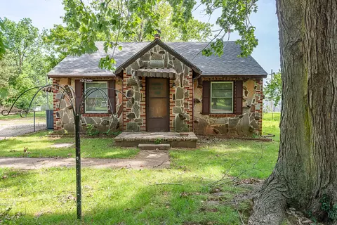 3244 W Lombard St, Springfield, MO 65802