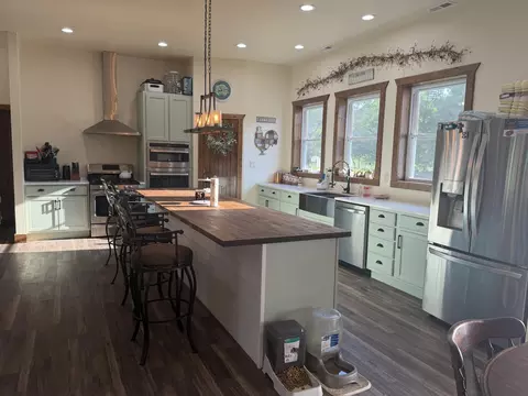 Kitchen - 574 E Dade 102, Everton, MO 65646 photo 4 of 10