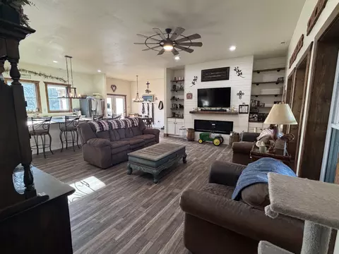 Living - 574 E Dade 102, Everton, MO 65646 photo 2 of 2