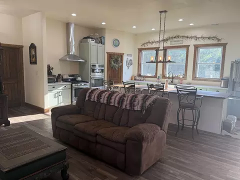 Kitchen - 574 E Dade 102, Everton, MO 65646 photo 9 of 10