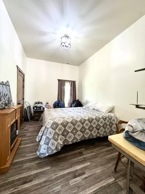 Bedroom - 574 E Dade 102, Everton, MO 65646 photo 1 of 3
