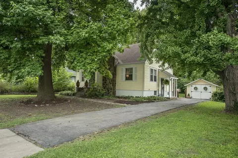 1559 S Fremont Ave, Springfield, MO 65804