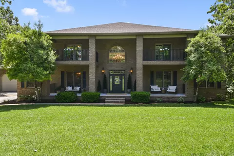 1013 Silvercrest Pl, Reeds Spring, MO 65737