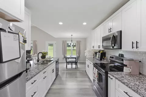 Entry Way - 524 E Logan St, Willard, MO 65781 photo 3 of 3