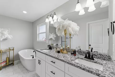 Bath - 524 E Logan St, Willard, MO 65781 photo 1 of 4