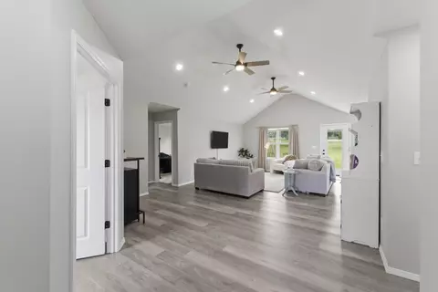 Entry Way - 524 E Logan St, Willard, MO 65781 photo 1 of 3