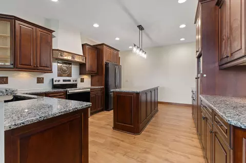 Kitchen - 169 Ranch Rd, Saddlebrooke, MO 65630 photo 1 of 4