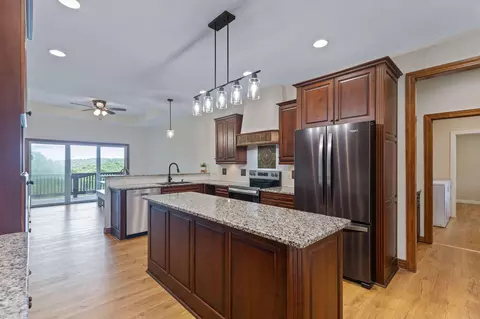Kitchen - 169 Ranch Rd, Saddlebrooke, MO 65630 photo 4 of 4