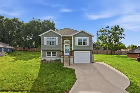 510 N High St, Stockton, MO 65785