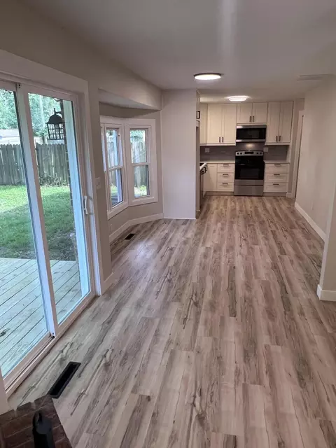 Kitchen - 3852 S Hillcrest Ave, Springfield, MO 65807 photo 1 of 4