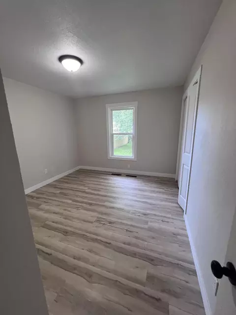 Bedroom - 3852 S Hillcrest Ave, Springfield, MO 65807 photo 1 of 3