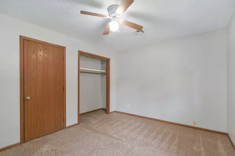 Bedroom - 800 W Central St, Springfield, MO 65802 photo 2 of 4