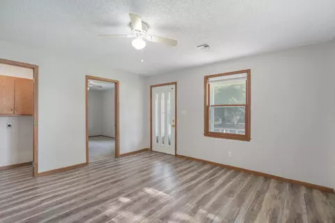 Living - 800 W Central St, Springfield, MO 65802 photo 3 of 4