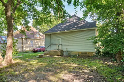Exterior - 800 W Central St, Springfield, MO 65802 photo 6 of 7