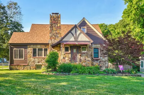 1328 E Bennett St, Springfield, MO 65804