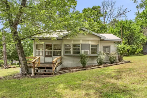 119 Memory Rd, Galena, MO 65656
