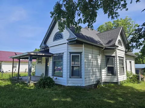 203 E Pennington Ave, Ava, MO 65608 photo 2