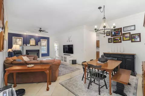 Dining - 1113 S Carriage Ave, Springfield, MO 65809 photo 1 of 3