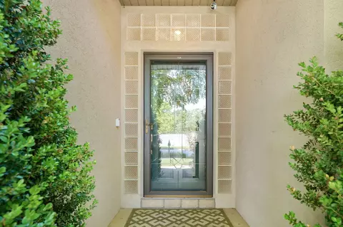 Entry Way - 1113 S Carriage Ave, Springfield, MO 65809 photo 1 of 2