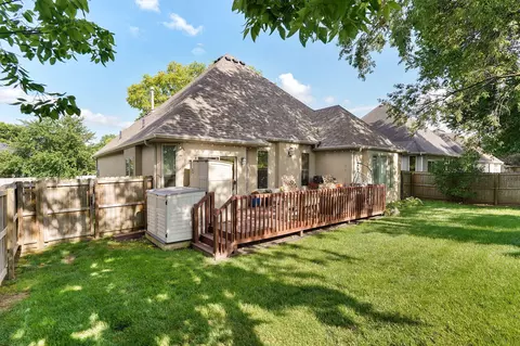Exterior - 1113 S Carriage Ave, Springfield, MO 65809 photo 9 of 12