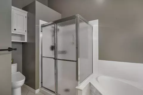 Bath - 1113 S Carriage Ave, Springfield, MO 65809 photo 3 of 3