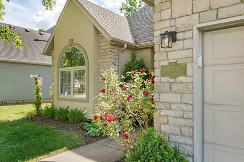 Exterior - 1113 S Carriage Ave, Springfield, MO 65809 photo 4 of 12