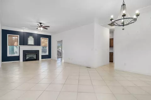 Living - 1113 S Carriage Ave, Springfield, MO 65809 photo 4 of 6