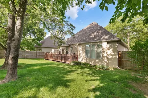 Exterior - 1113 S Carriage Ave, Springfield, MO 65809 photo 11 of 12