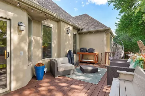 Exterior - 1113 S Carriage Ave, Springfield, MO 65809 photo 6 of 12