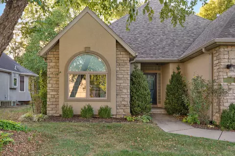 Exterior - 1113 S Carriage Ave, Springfield, MO 65809 photo 2 of 9