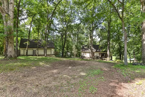 811 Rainbow Valley Dr, Highlandville, MO 65669