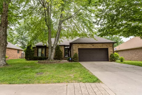1917 S Forrest Heights Ave, Springfield, MO 65809