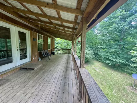 Exterior - 951 E County Road 206, Alton, MO 65606 photo 3 of 6