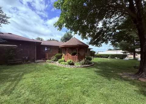 Exterior - 801 E 16th St, Mountain Grove, MO 65711 photo 5 of 9