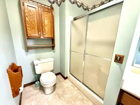 Bath - 801 E 16th St, Mountain Grove, MO 65711 photo 5 of 5