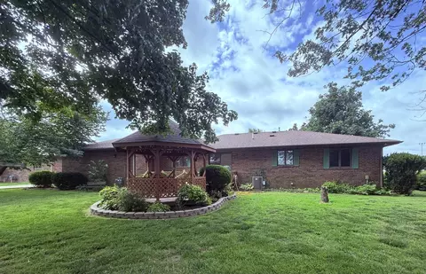 Exterior - 801 E 16th St, Mountain Grove, MO 65711 photo 3 of 9