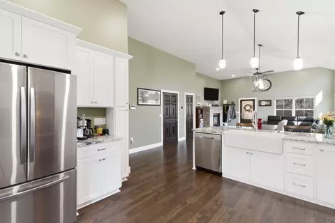 Kitchen - 806 Sunset Rd, Branson, MO 65616 photo 3 of 6