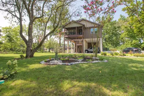 Exterior - 806 Sunset Rd, Branson, MO 65616 photo 2 of 13