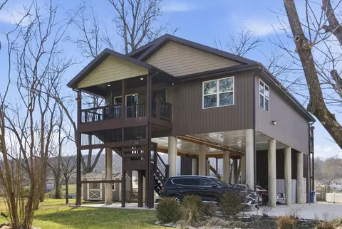 Exterior - 806 Sunset Rd, Branson, MO 65616 photo 5 of 13