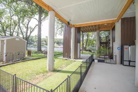 Exterior - 806 Sunset Rd, Branson, MO 65616 photo 11 of 13