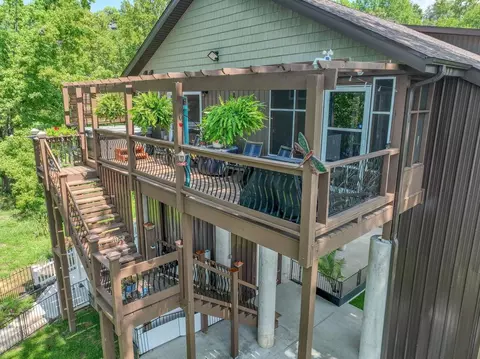 Exterior - 806 Sunset Rd, Branson, MO 65616 photo 6 of 13