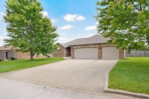 1210 Bryce Ln, Nixa, MO 65714