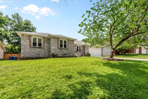 2082 W Arlington St, Springfield, MO 65810 photo 5