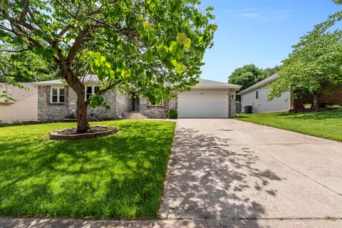 2082 W Arlington St, Springfield, MO 65810 photo 4